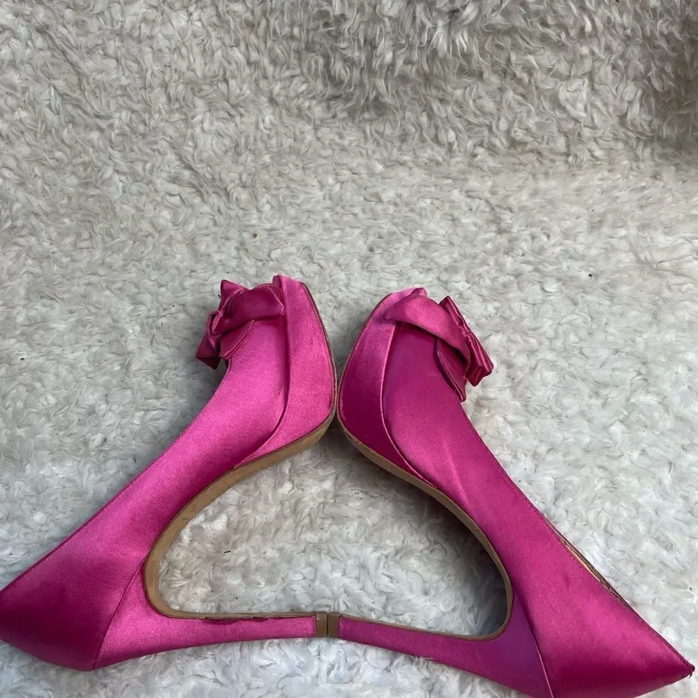 Pour La Victoire Satin Hot pink slip on platform heels peep toe SZ9.5